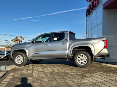 New 2025 Toyota Tacoma SR5