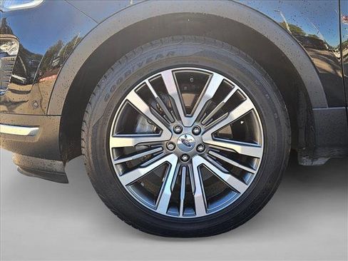 Used 2018 Ford Explorer Platinum image 9