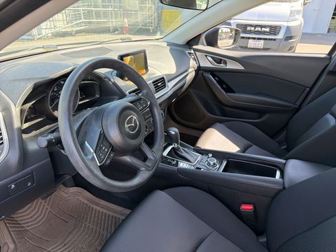 Used 2017 MAZDA MAZDA3 Sport FWD image 5