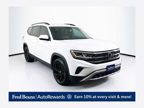 Used 2023 Volkswagen Atlas SE w/ Black Wheel Package AWD/4WD image 1
