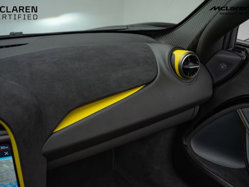 Used 2023 McLaren 720S Spider image 36