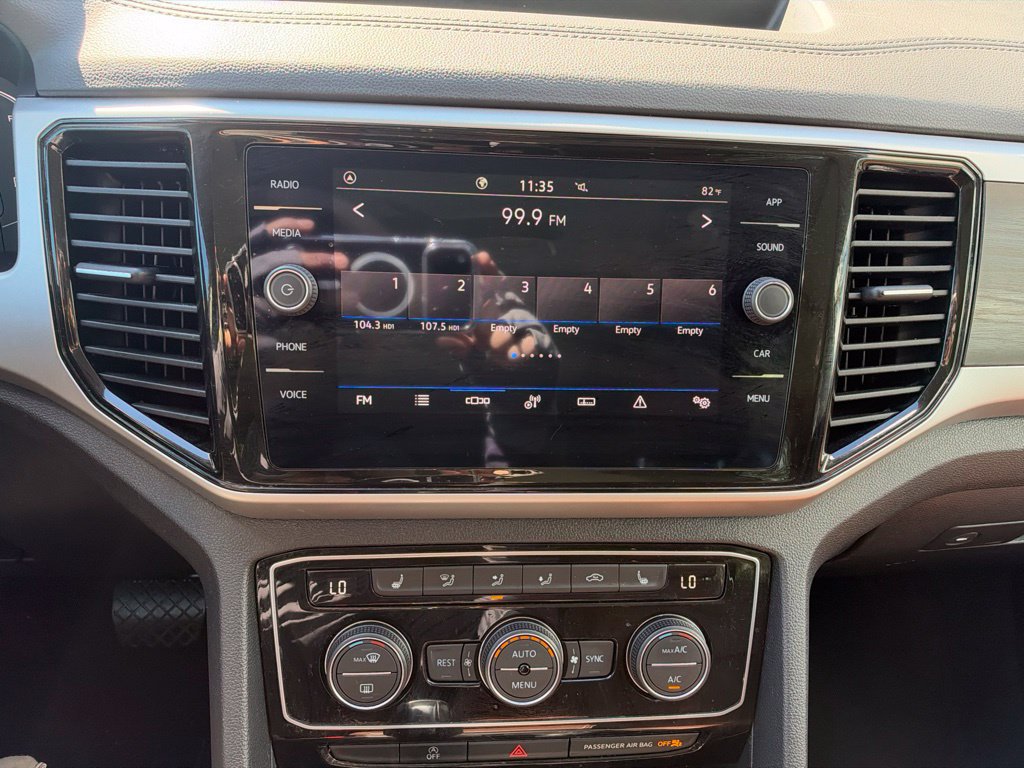 Used 2022 Volkswagen Atlas SE w/ Panoramic Sunroof Package FWD image 12