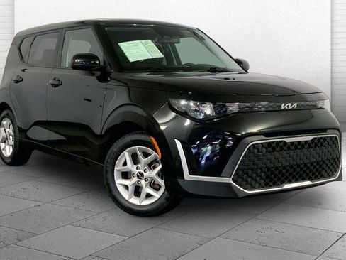 Used 2025 Kia Soul LX w/ LX Technology Package FWD image 1