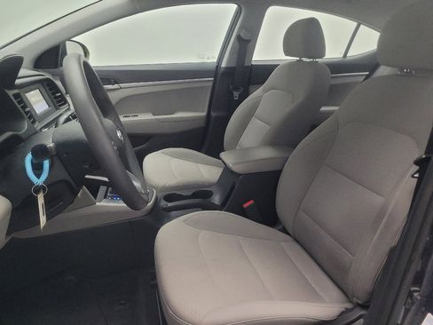 Used 2020 Hyundai Elantra SE FWD image 17