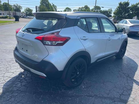 Used 2020 Nissan Kicks SR w/ SR Premium Package FWD image 4