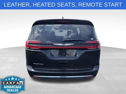 Used 2025 Chrysler Pacifica Select FWD image 5