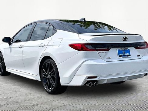 Used 2025 Toyota Camry XSE FWD image 5