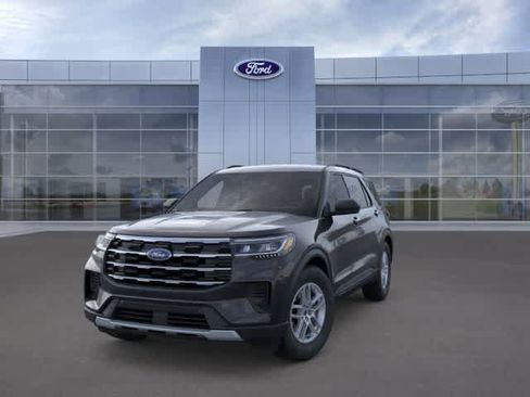 New 2026 Ford Explorer Active RWD image 2
