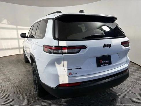 Certified 2023 Jeep Grand Cherokee L Laredo AWD/4WD image 8