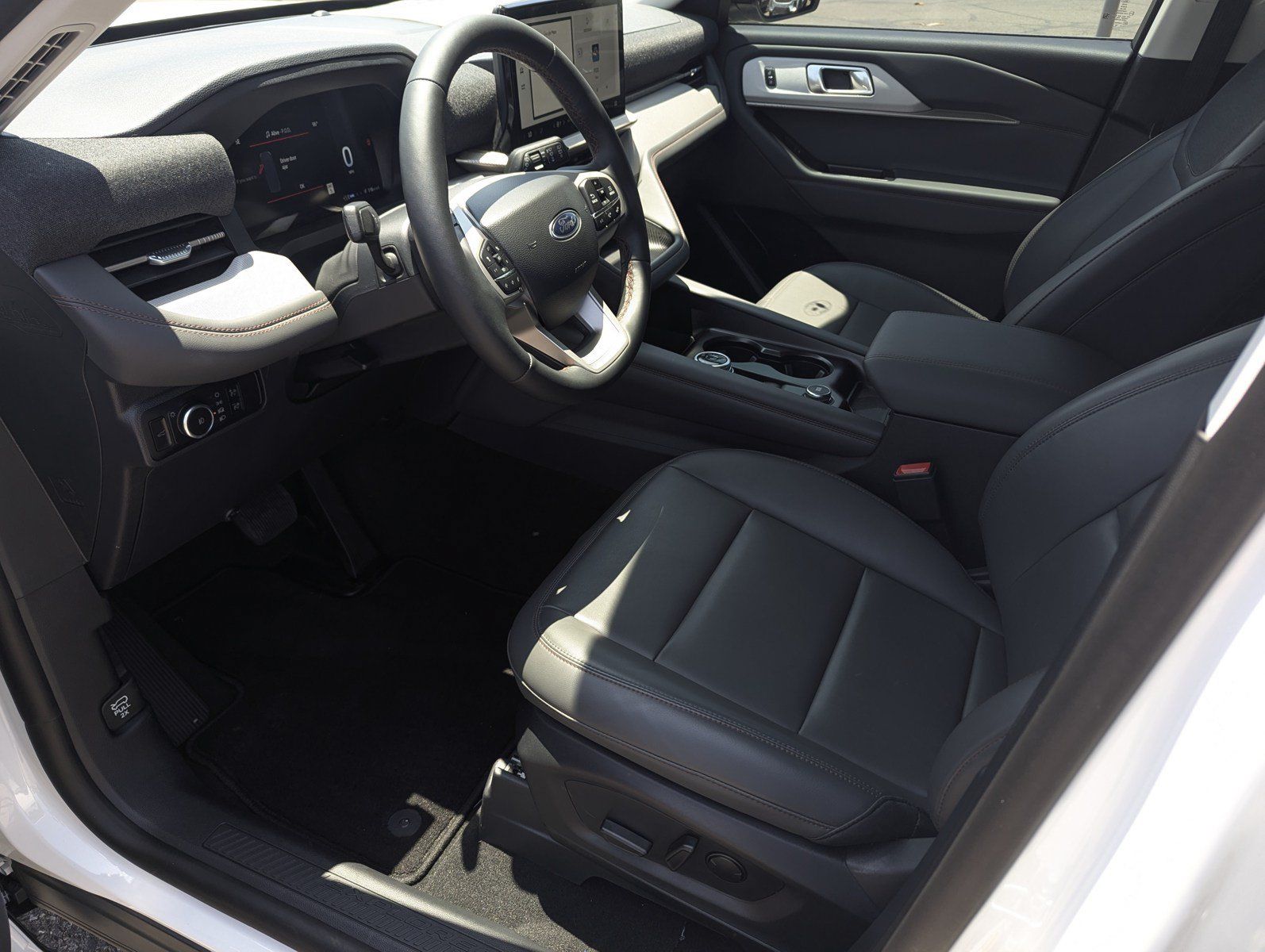 New 2026 Ford Explorer Active w/ Active Comfort Package RWD image 9