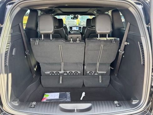 New 2026 Chrysler Pacifica Limited w/ S Appearance Package image 12