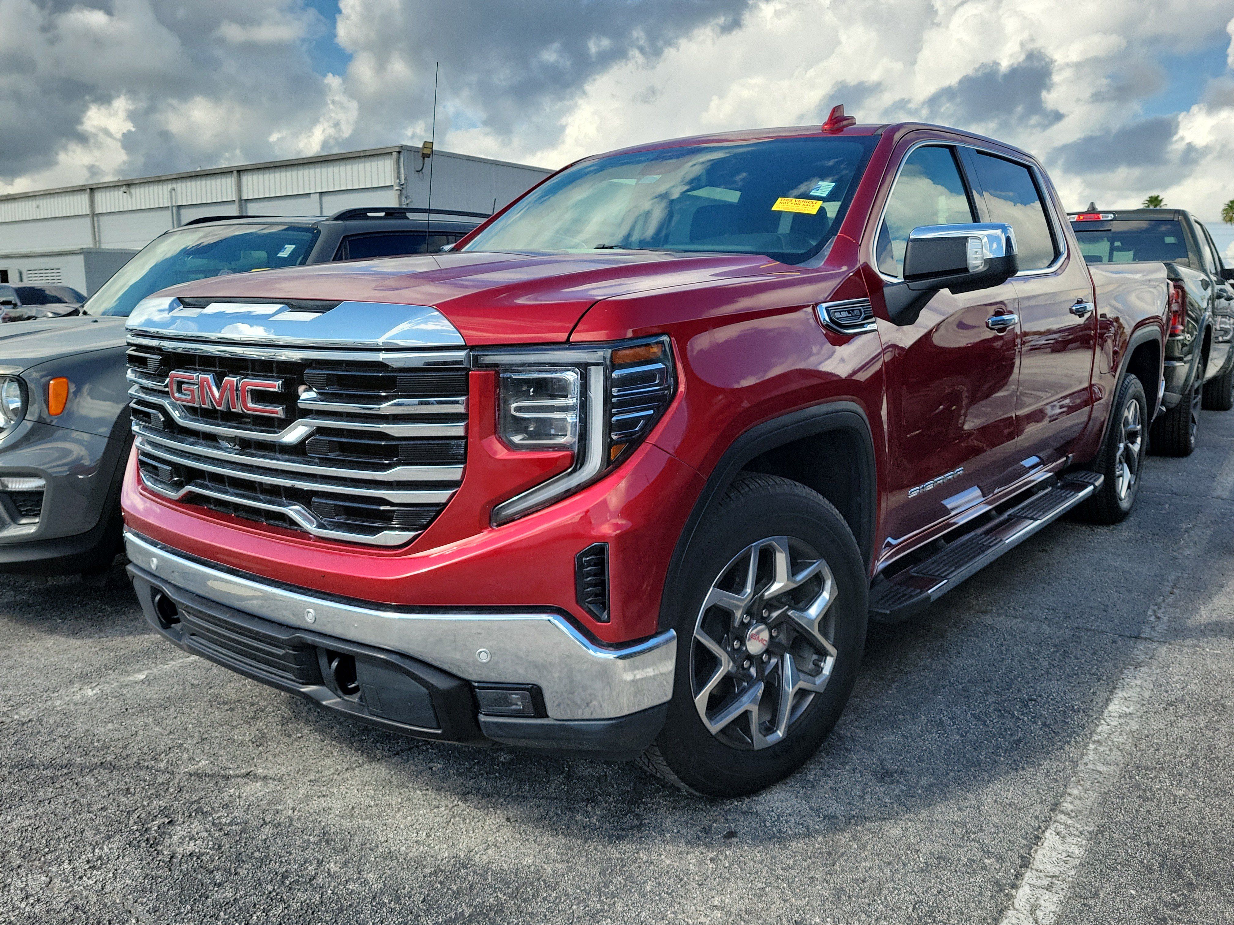 Used 2023 GMC Sierra 1500 SLT w/ SLT Premium Plus Package RWD image 3