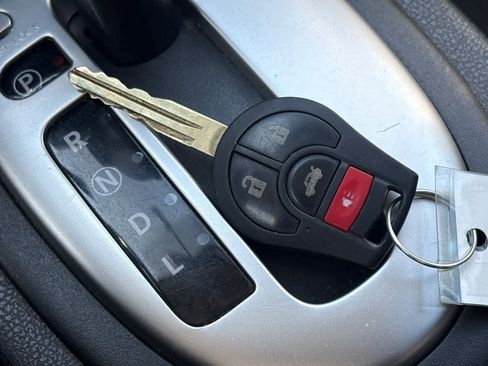 Used 2018 Nissan Versa SV FWD image 25