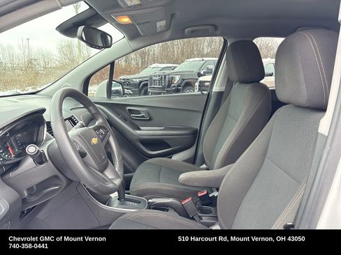 Used 2022 Chevrolet Trax LS w/ Tint and Cruise Package image 11