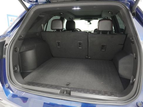 Used 2023 Chevrolet Equinox RS w/ RS Leather Package image 8