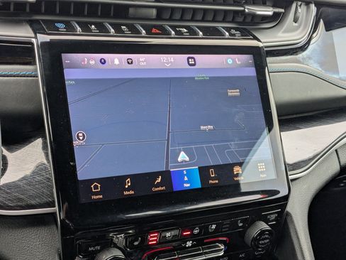 Used 2022 Jeep Grand Cherokee Trailhawk image 24