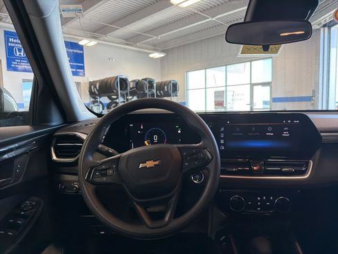 Used 2025 Chevrolet TrailBlazer LT AWD/4WD image 10