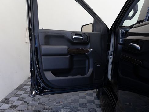 Used 2022 GMC Sierra 1500 Elevation w/ Preferred Package image 16