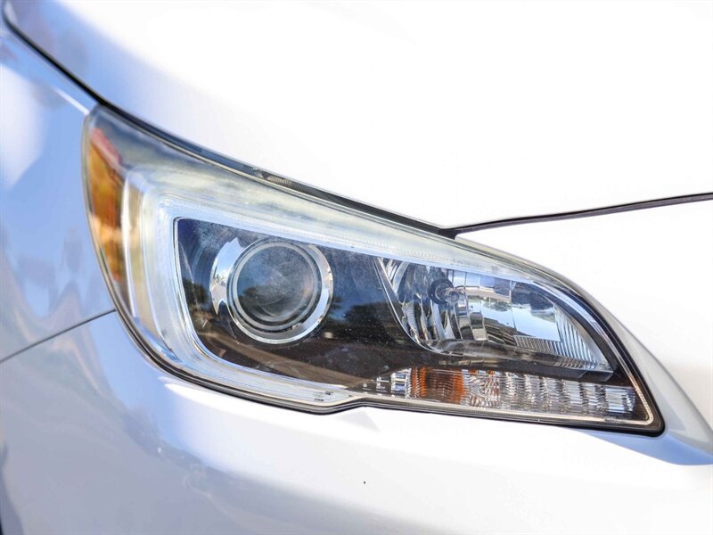 Used 2017 Subaru Outback 2.5i Premium AWD/4WD image 11