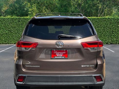 Used 2018 Toyota Highlander Limited w/ Carpet Mat Package (TMS) AWD/4WD image 5