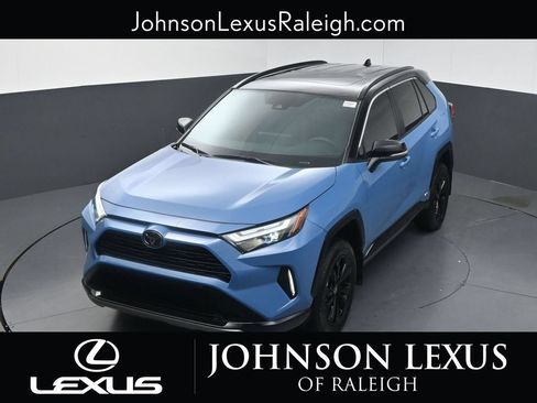 Used 2025 Toyota RAV4 XSE w/ Weather Package AWD/4WD image 25