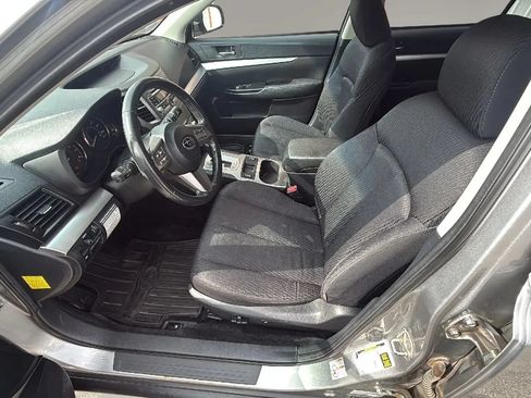 Used 2011 Subaru Outback 2.5i Premium w/ All-Weather Pkg AWD/4WD image 10