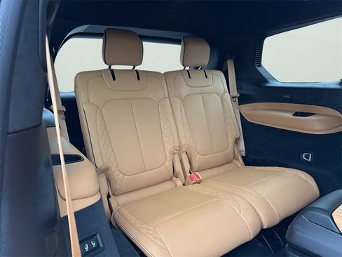 Used 2024 Jeep Grand Cherokee L Summit image 12