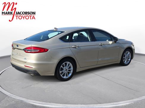 Used 2019 Ford Fusion SE image 8