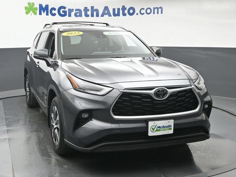 Used 2023 Toyota Highlander XLE AWD/4WD image 5