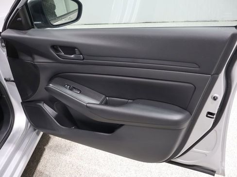 Used 2024 Nissan Altima 2.5 S image 22