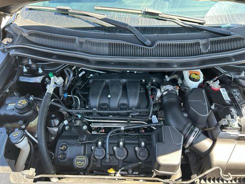 Used 2018 Ford Explorer XLT w/ Equipment Group 202A AWD/4WD image 31