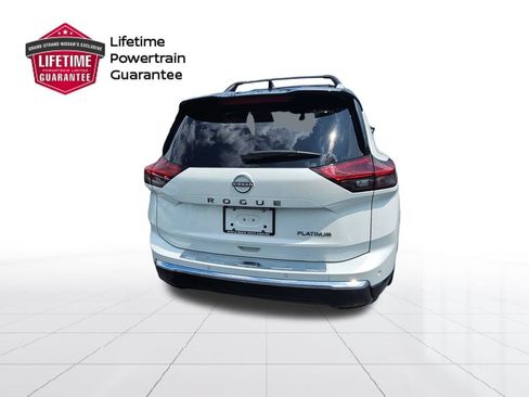 Certified 2025 Nissan Rogue Platinum w/ Platinum Premium Package FWD image 8