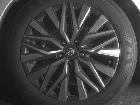 Used 2025 Nissan Altima 2.5 SV FWD image 12