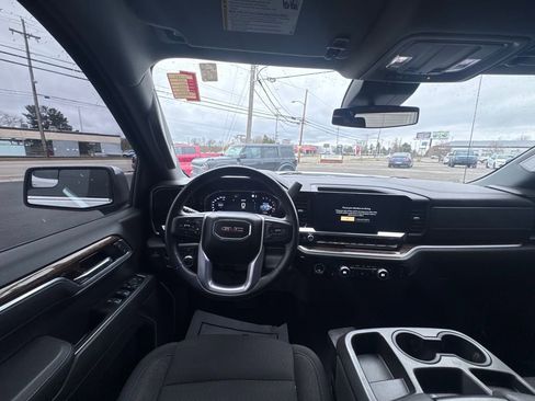 Used 2022 GMC Sierra 1500 SLE image 29