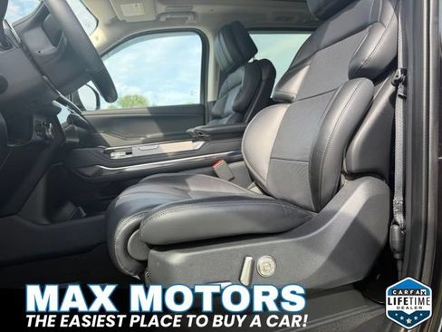 Used 2025 Lincoln Navigator Reserve AWD/4WD image 29