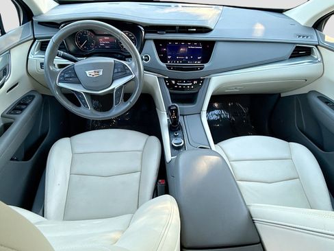 Used 2022 Cadillac XT5 Premium Luxury FWD image 15