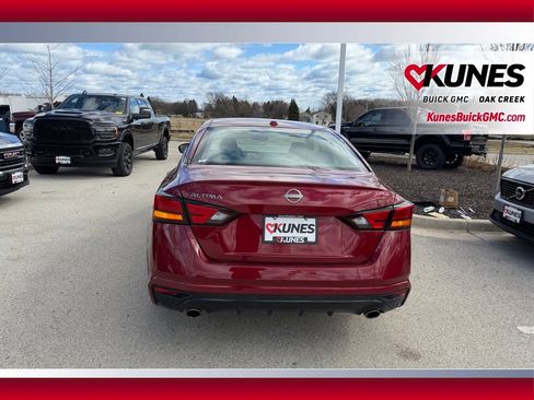 Used 2025 Nissan Altima 2.5 SR FWD image 5
