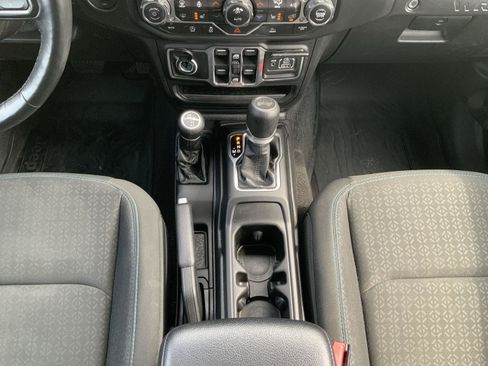 Used 2021 Jeep Wrangler Unlimited Sport AWD/4WD image 39