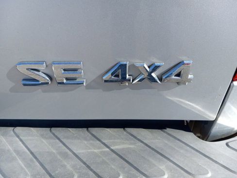 Used 2008 Nissan Frontier SE w/ Tow Hitch Pkg image 8