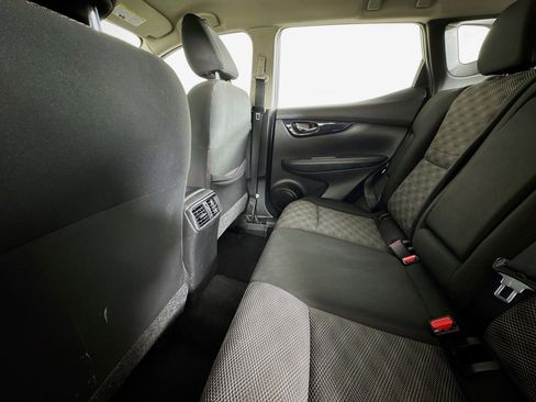 Used 2020 Nissan Rogue Sport SV image 24