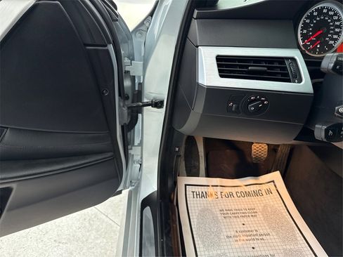 Used 2006 BMW M5 image 38