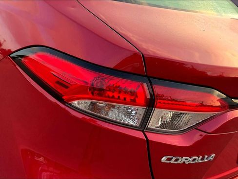 Used 2020 Toyota Corolla LE FWD image 26