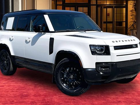 Certified 2025 Land Rover Defender 110 X-Dynamic SE AWD/4WD image 2