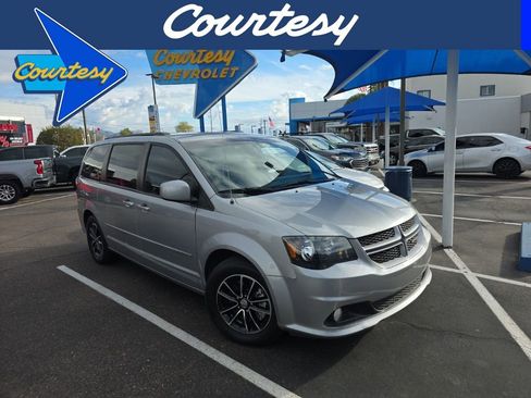 Used 2017 Dodge Grand Caravan GT image 1