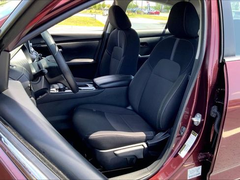 Used 2025 Nissan Sentra SV FWD image 23