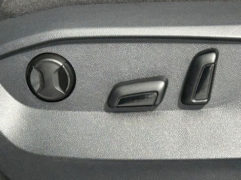 Used 2023 Volkswagen Tiguan SE w/ Panoramic Sunroof Package AWD/4WD image 29