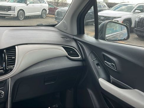 Used 2020 Chevrolet Trax LT image 21