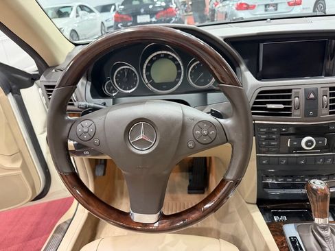 Used 2011 Mercedes-Benz E 350 Cabriolet image 29