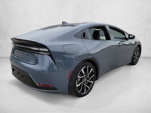 Used 2025 Toyota Prius Plug-In Hybrid image 5