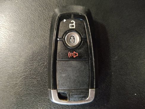 Used 2024 Ford Edge SEL image 32